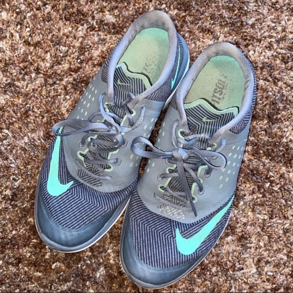 Nike tennis shoes